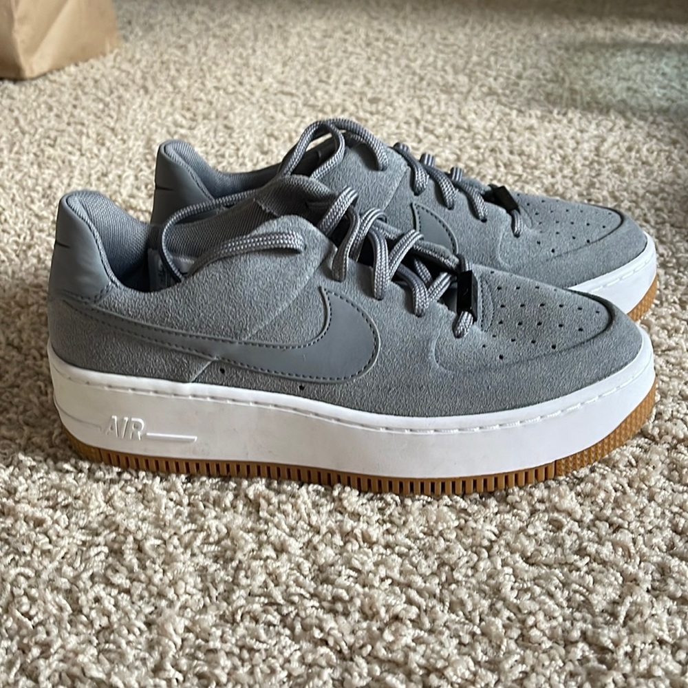 Nike sneakers size 7